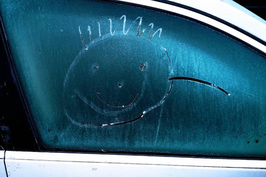 Wie Sie Feuchtigkeit im Auto ganz einfach loswerden - Carmada